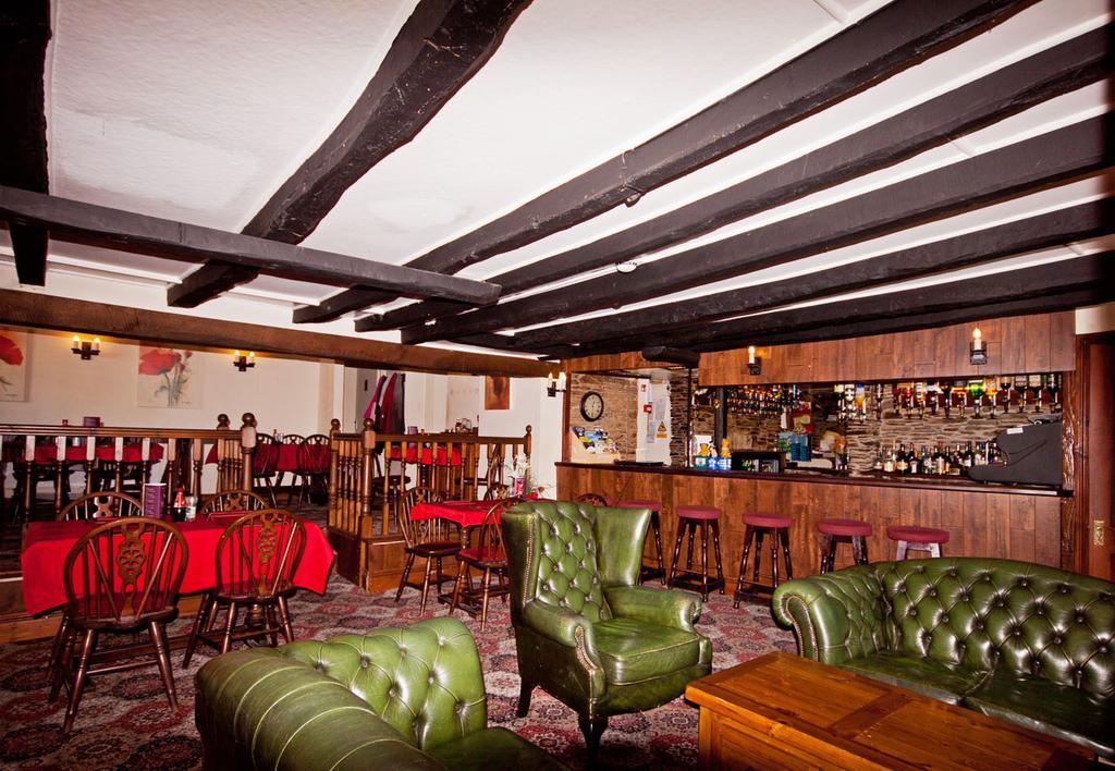 The White Hart Hotel Menheniot Eksteriør bilde